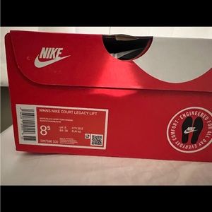 Women’s Nike Court Legacy Lifrt